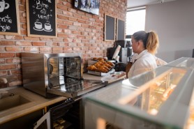 De astăzi, cafenelele din benzinării şi puncte vamale nu vor activa noaptea